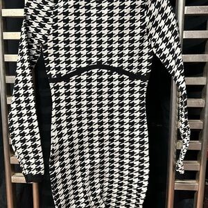 AKIRA Black and White Houndstooth Long Sleeve Dress